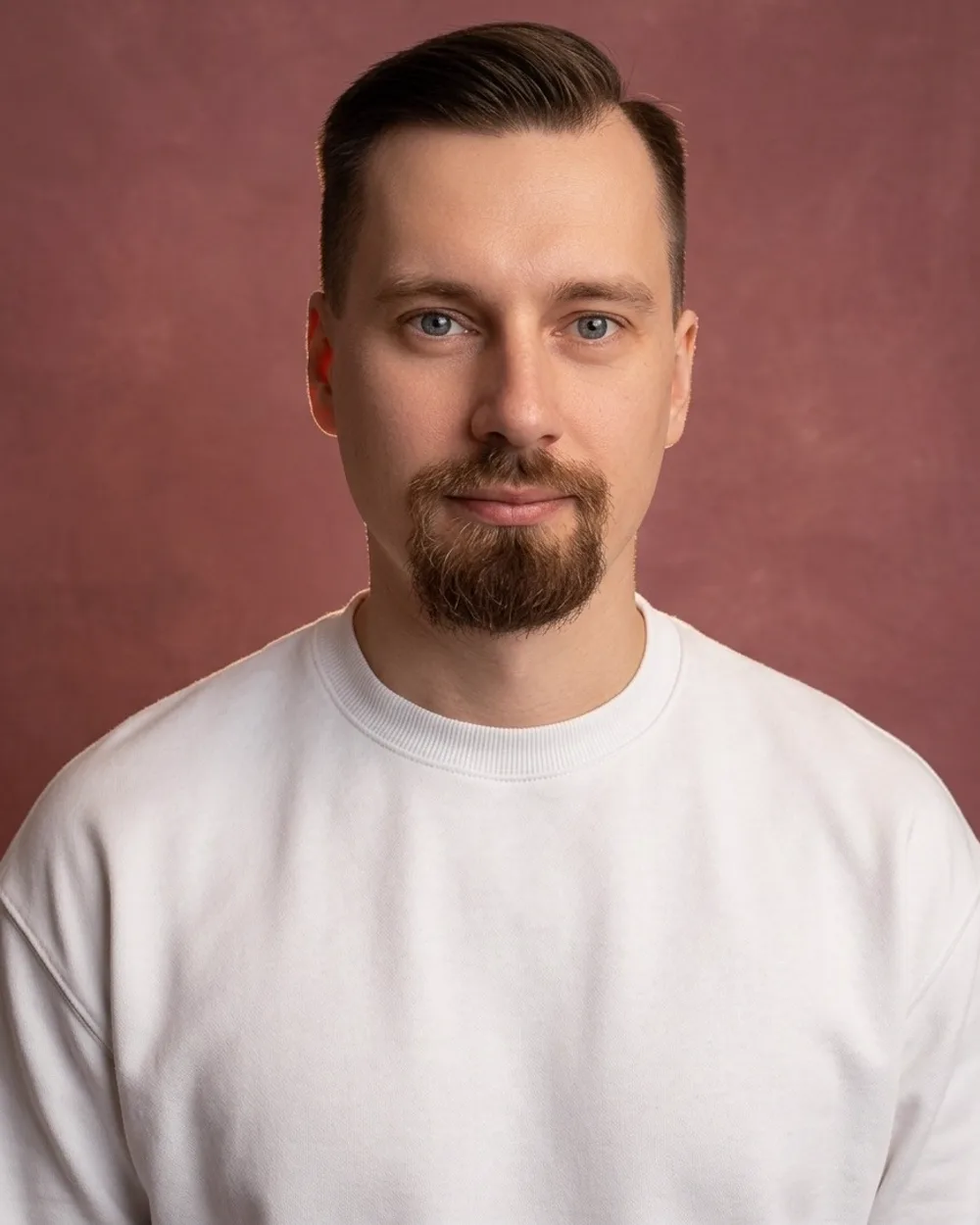 Павел Смелов. Кандидат физико-математических наук, C++ программист, ИИ-инженер.